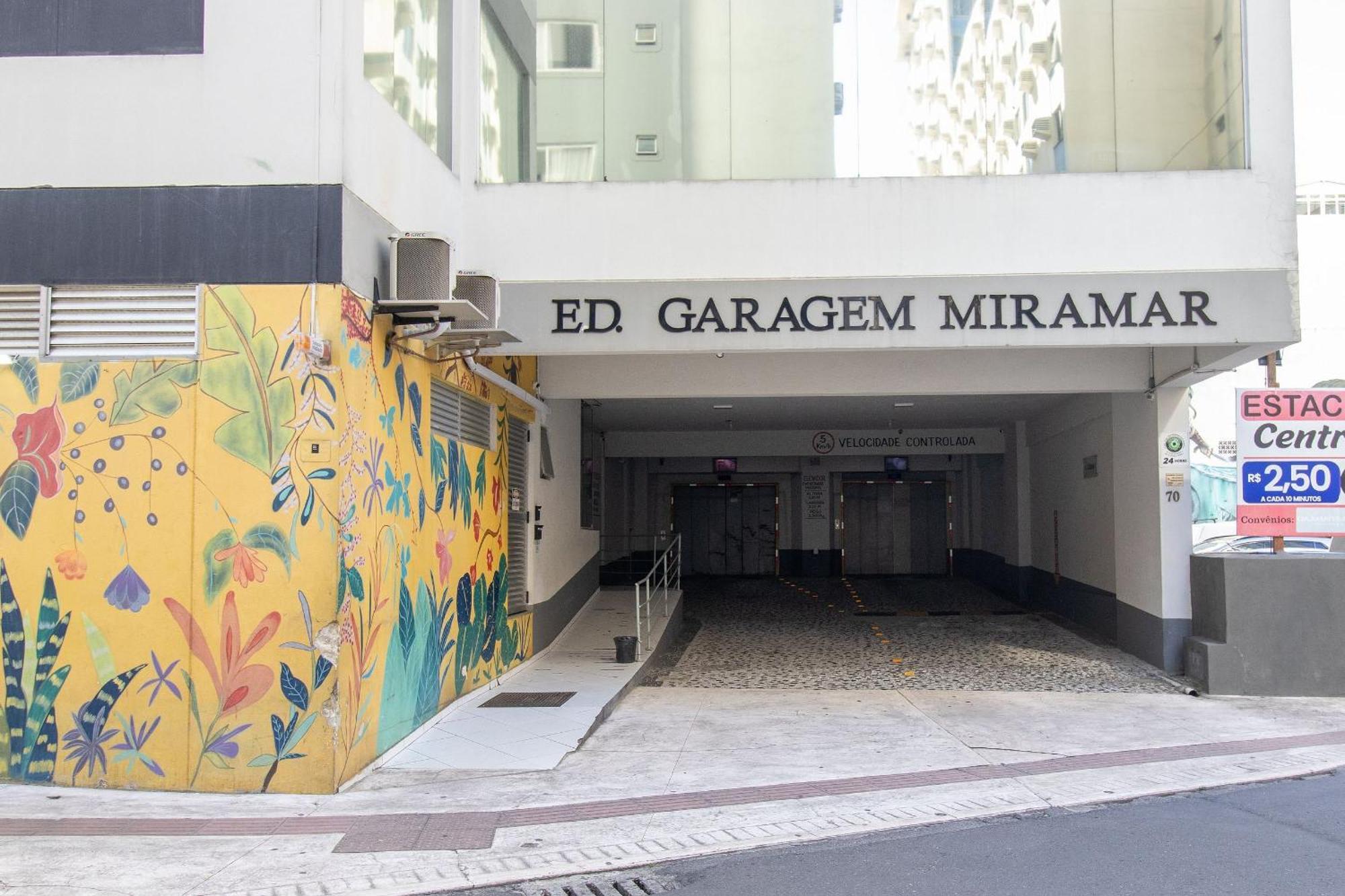 Clr84 - Calcadao, Garagem, 1 Dorm Climatizado Balneario Camboriu